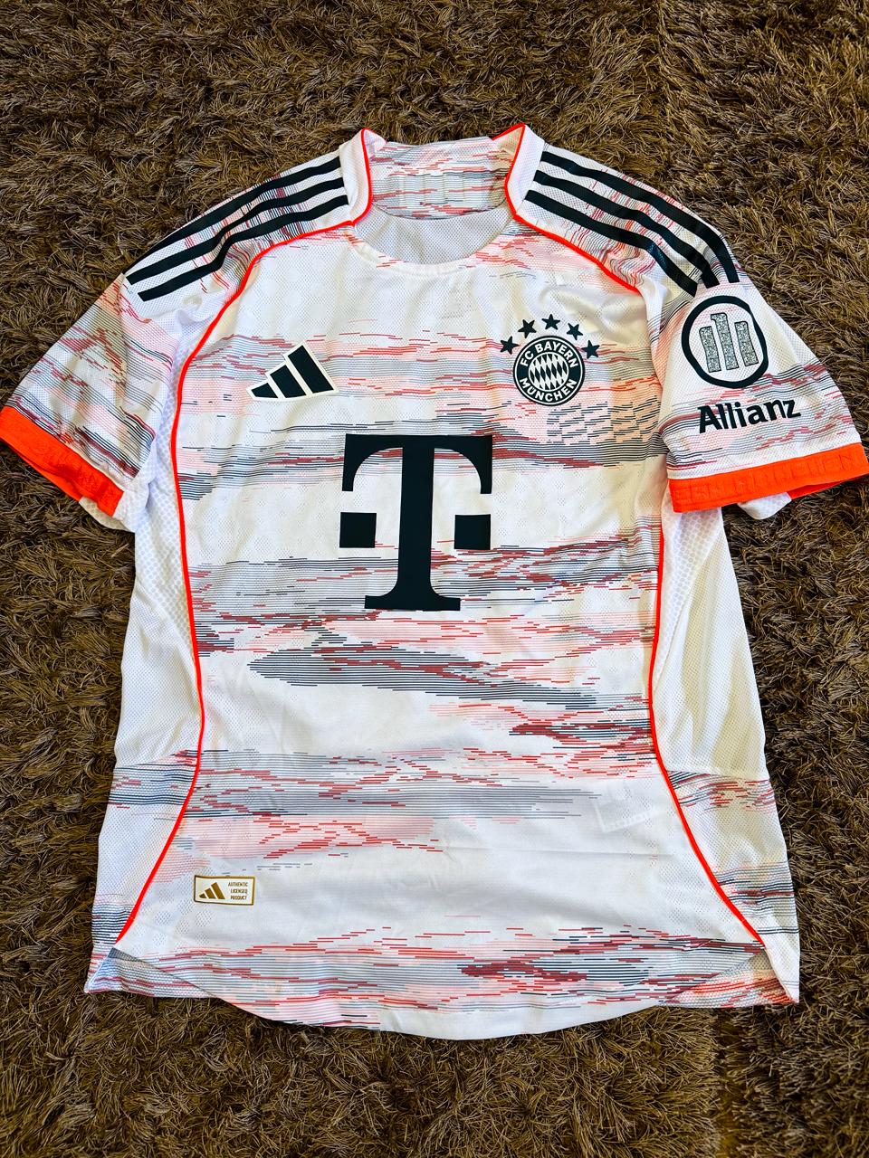 BAYERN 2025/26 AWAY